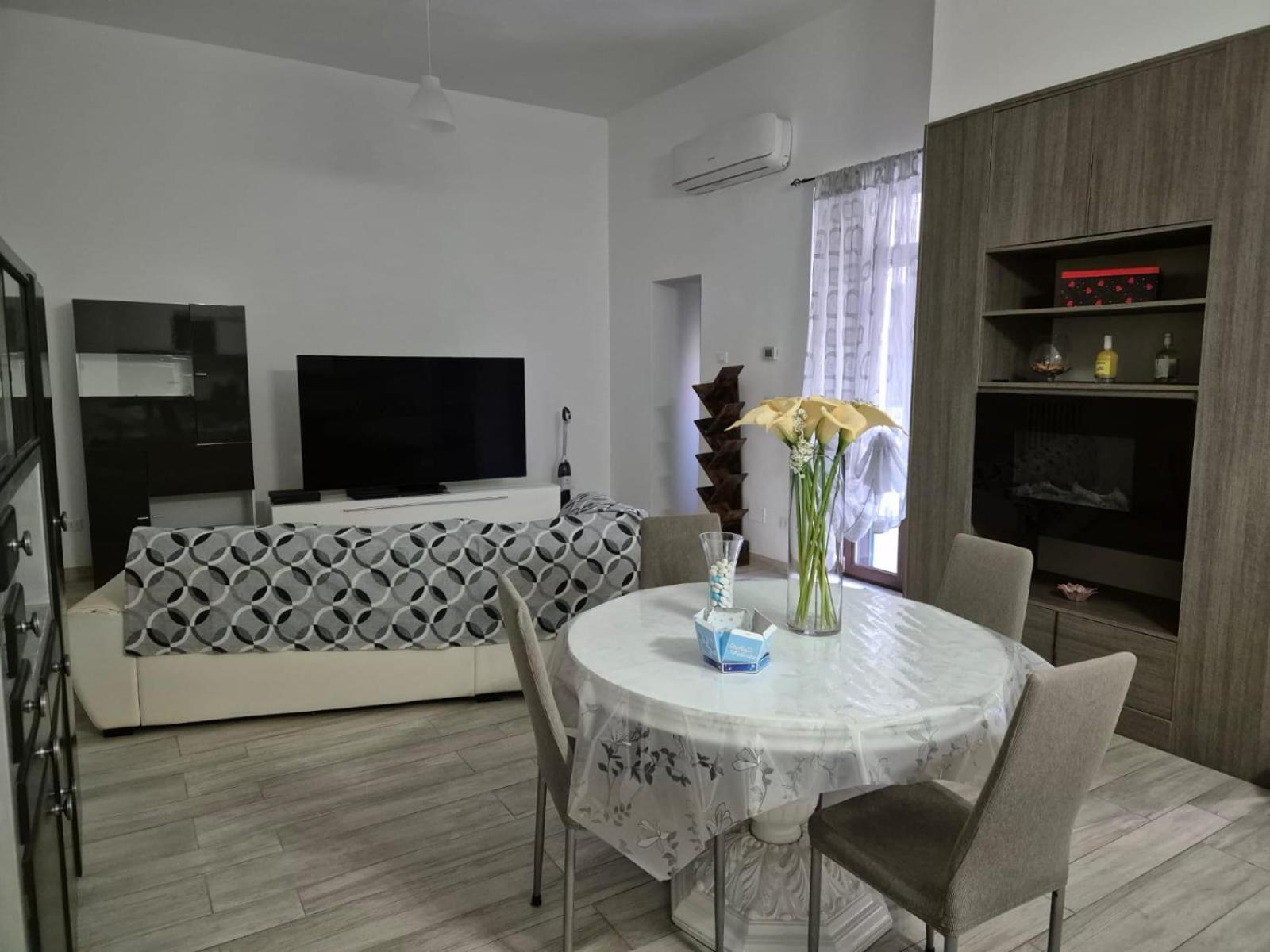 Residenza La Torre Apartment ฟอจเจีย ภายนอก รูปภาพ